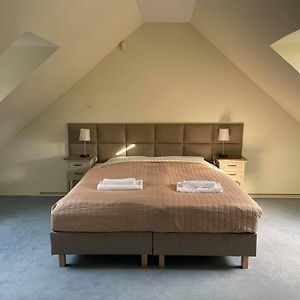 Duży dwupoziomowy apartament